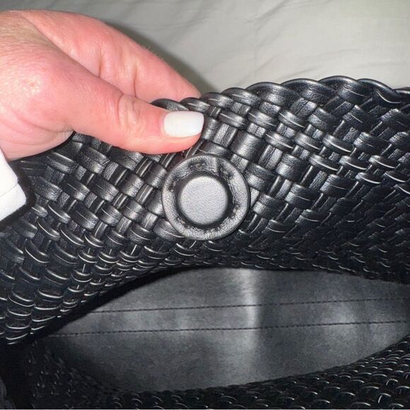 Large Black Woven Vegan Leather Shoulder Bag with magnetic closure- NWOT! - Picture 9 of 14